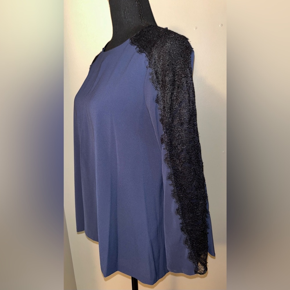 Zara Woman lightweight oversized blouse Navy blue with black lace accents. small